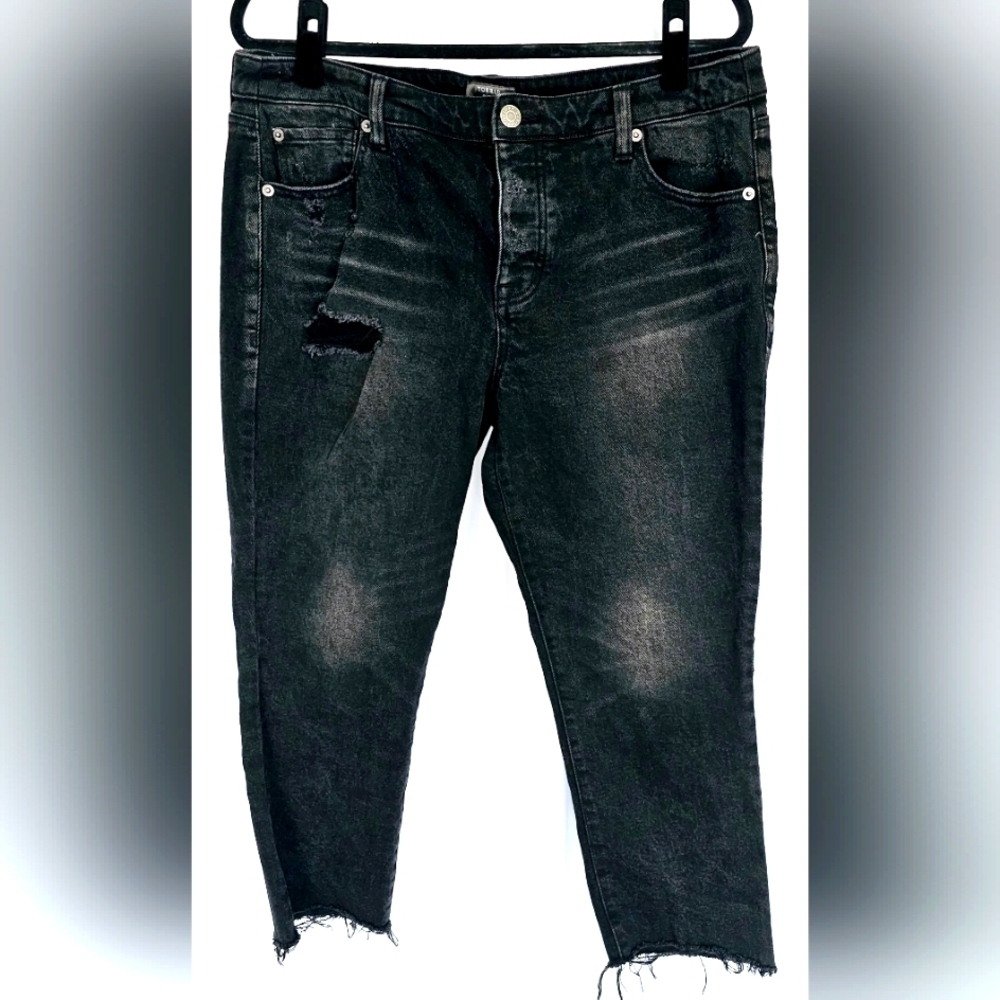 Torrid Crop Boyfriend Classic Button Fly Distressed  Raw Hem Sz 12 (34-36 waist)